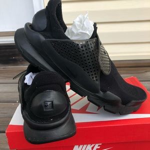 Nike Black on Black Presto